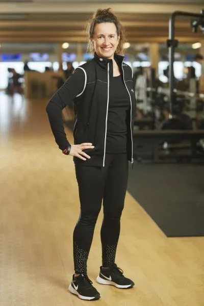 PT kvinna på gym